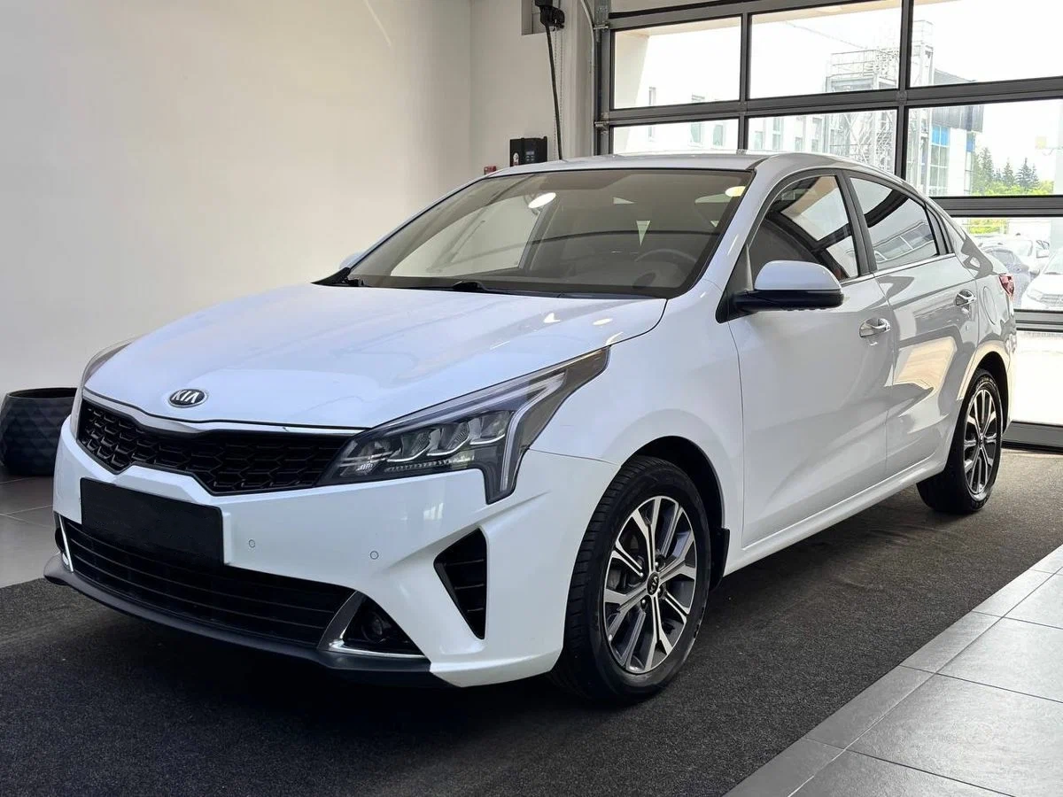 KIA Rio с автосалона по цене от 1 434 900 рублей