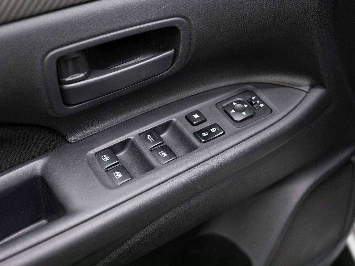 Mitsubishi Outlander с пробегом — 2017 год. Фото: #17