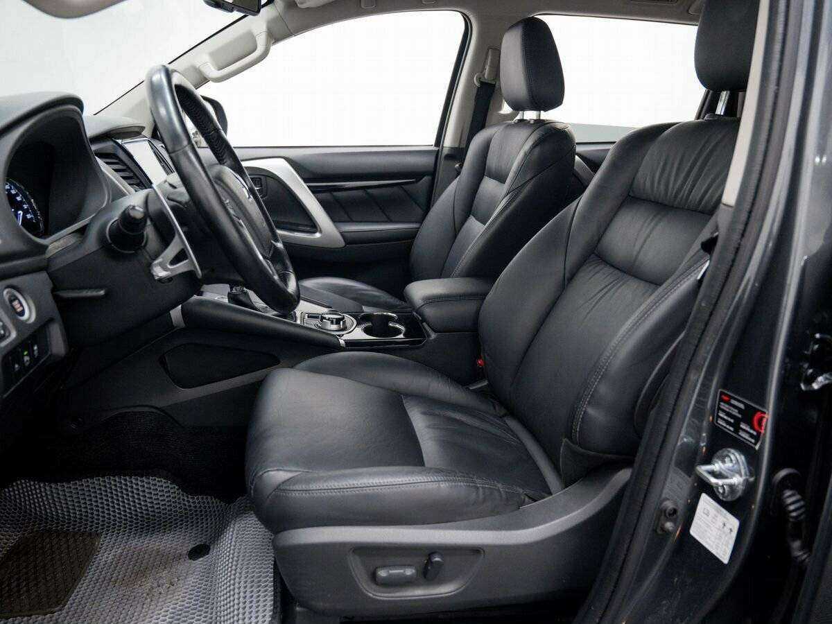 Mitsubishi Pajero Sport с пробегом — 2018 год. Фото: #8
