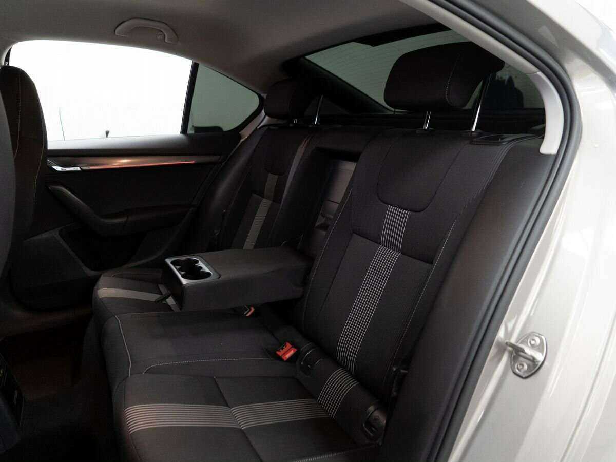 Skoda Octavia с пробегом — 2018 год. Фото: #6