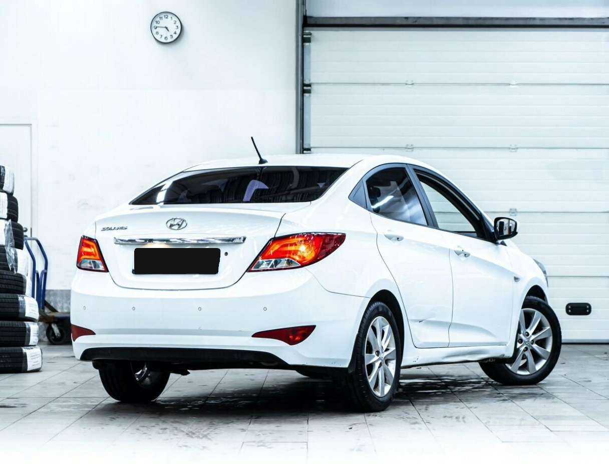 Hyundai Solaris с пробегом — 2015 год. Фото: #2