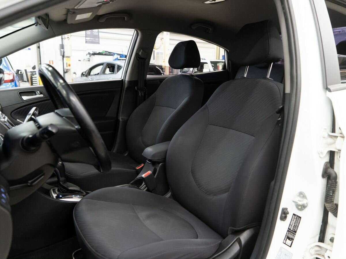 Hyundai Solaris с пробегом — 2015 год. Фото: #5