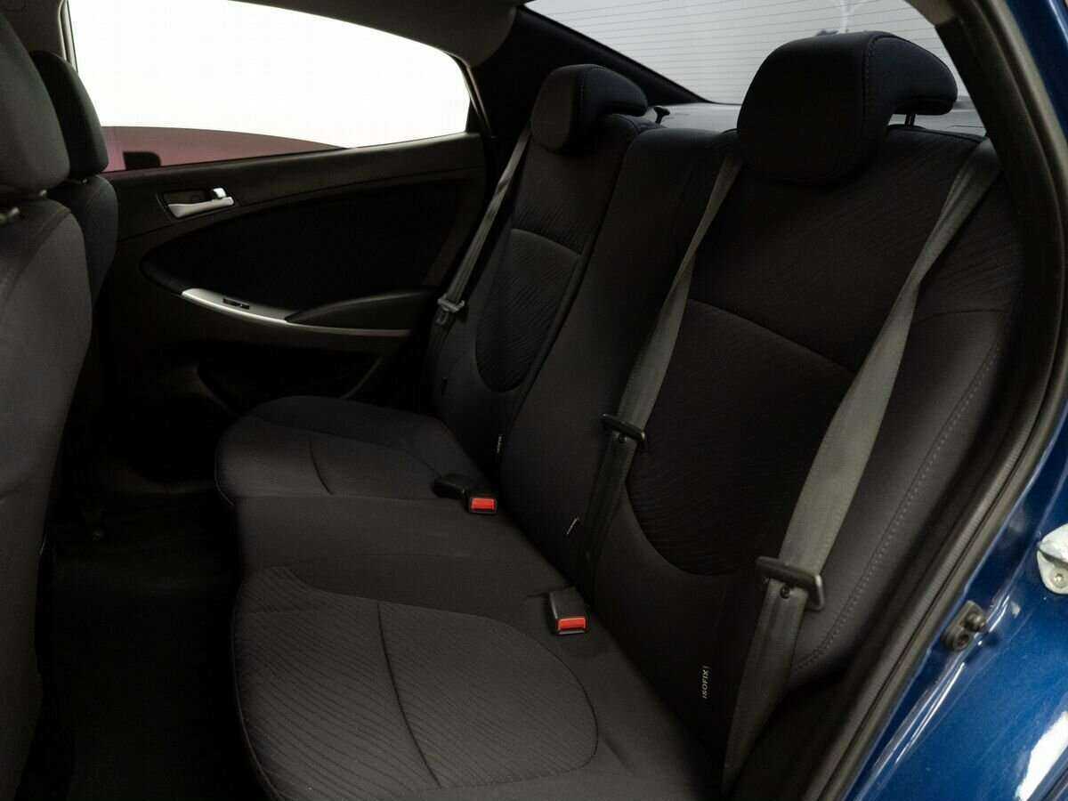 Hyundai Solaris с пробегом — 2015 год. Фото: #6