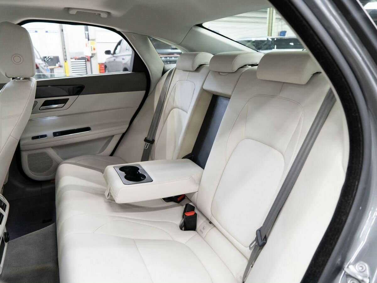 Jaguar XF с пробегом — 2017 год. Фото: #6