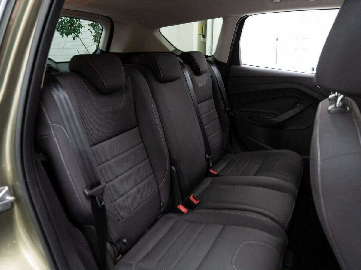 Ford Kuga с пробегом — 2014 год. Фото: #7