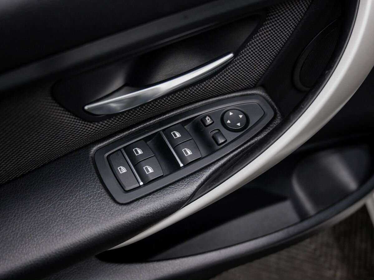 BMW 3 серии с пробегом — 2016 год. Фото: #14