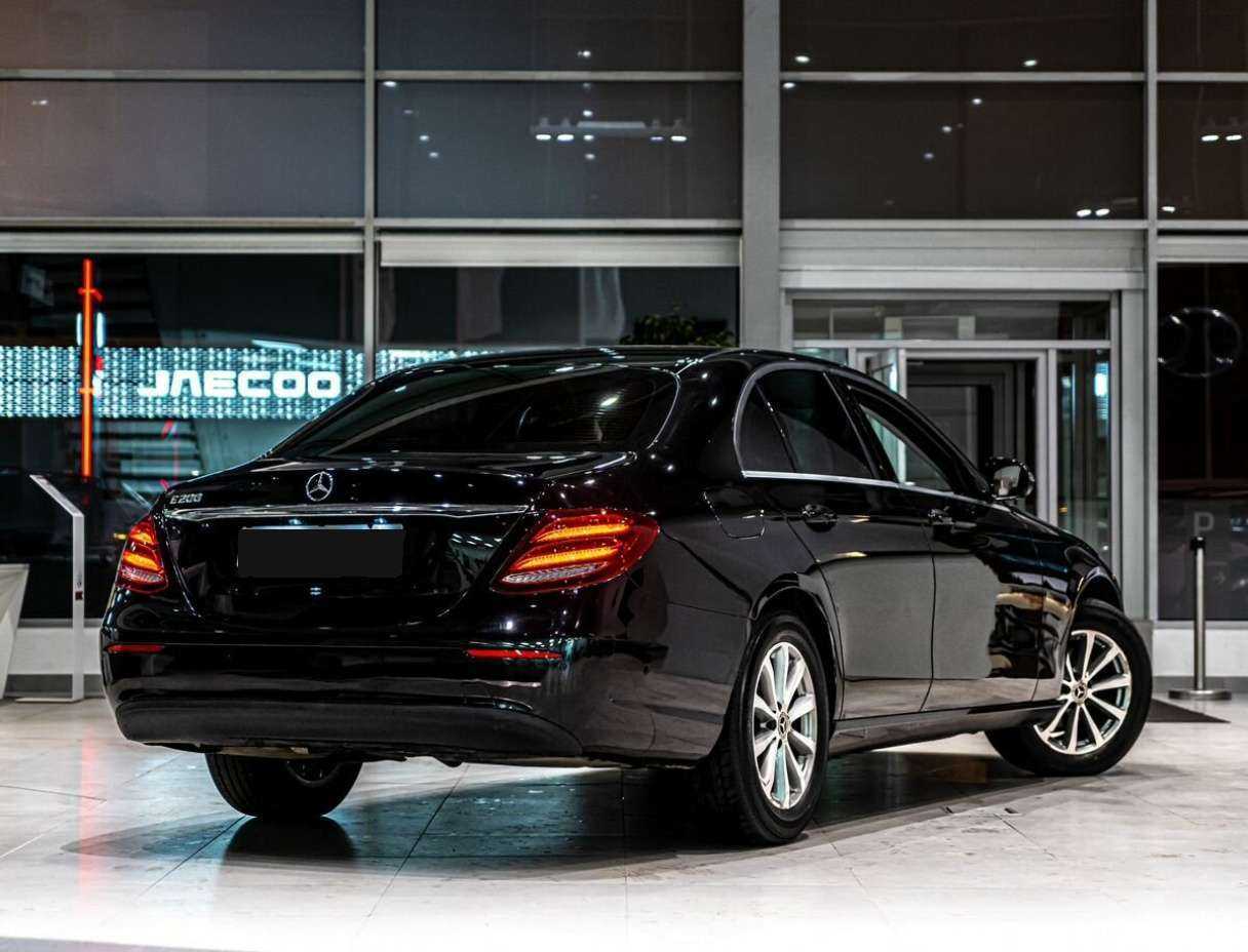Mercedes-Benz E-Класс с пробегом — 2017 год. Фото: #2
