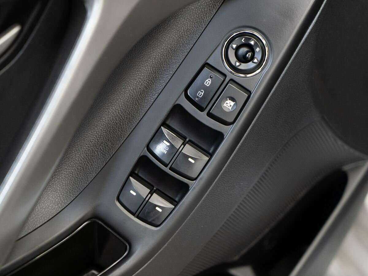 Hyundai Elantra с пробегом — 2012 год. Фото: #13