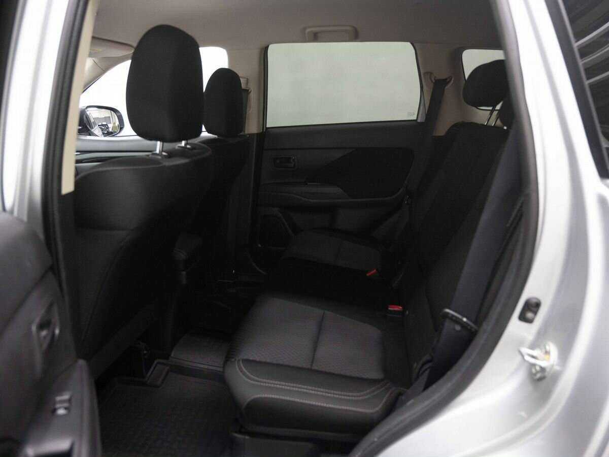Mitsubishi Outlander с пробегом — 2019 год. Фото: #8