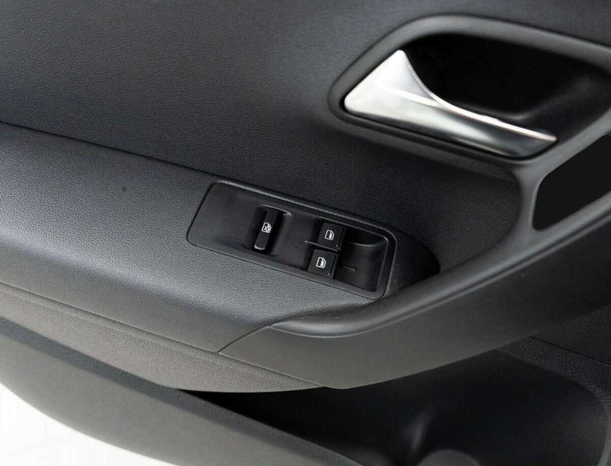 Volkswagen Polo с пробегом — 2017 год. Фото: #12