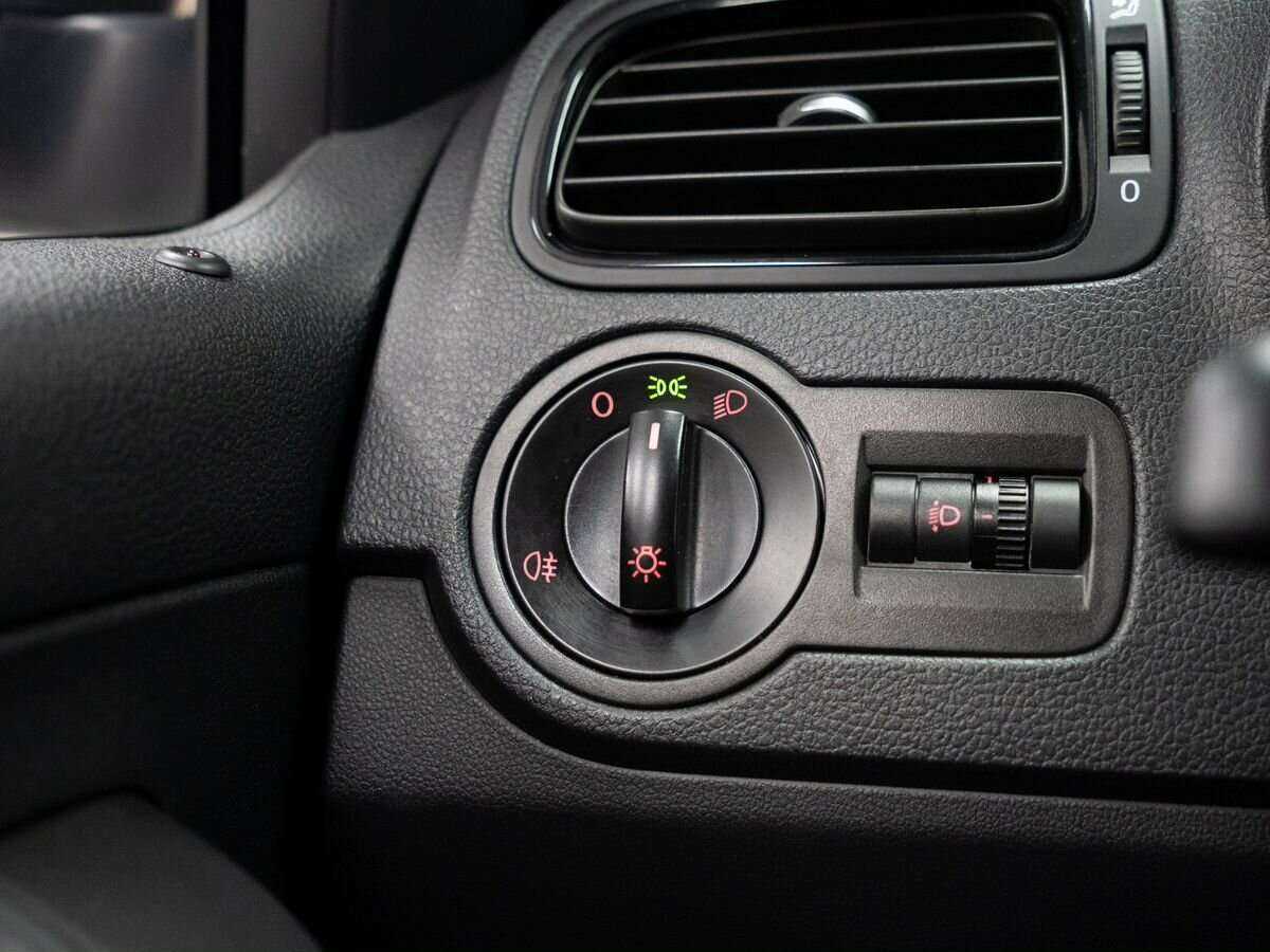 Volkswagen Polo с пробегом — 2017 год. Фото: #14