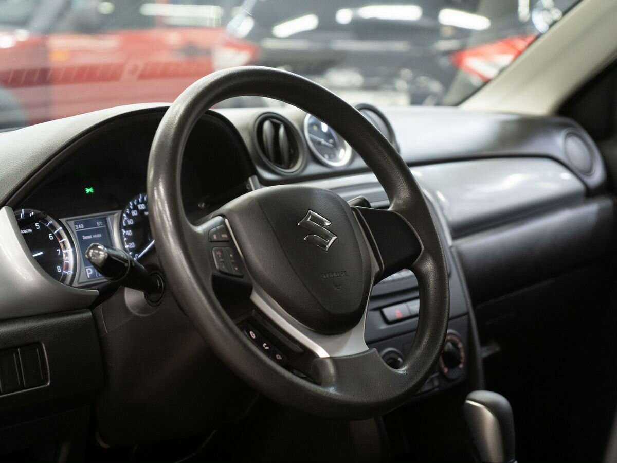Suzuki Vitara с пробегом — 2015 год. Фото: #3