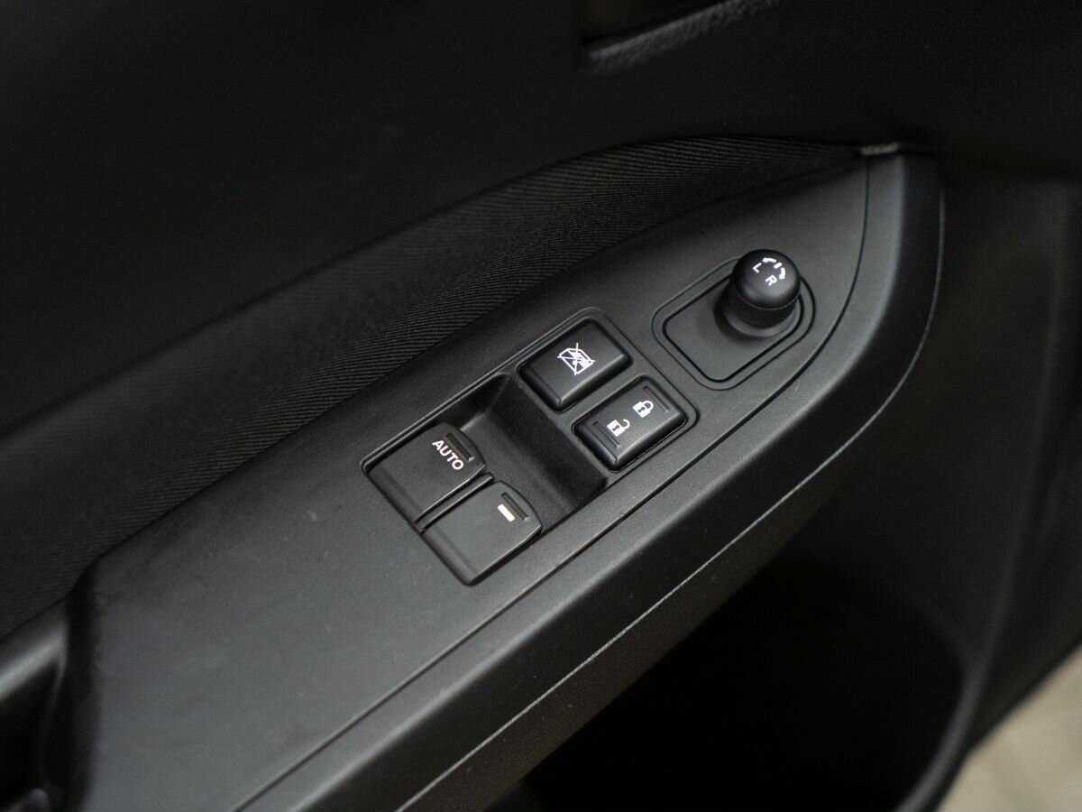 Suzuki Vitara с пробегом — 2015 год. Фото: #12