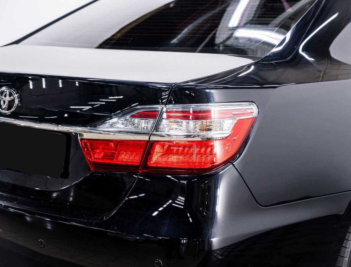 Toyota Camry с пробегом — 2018 год. Фото: #23