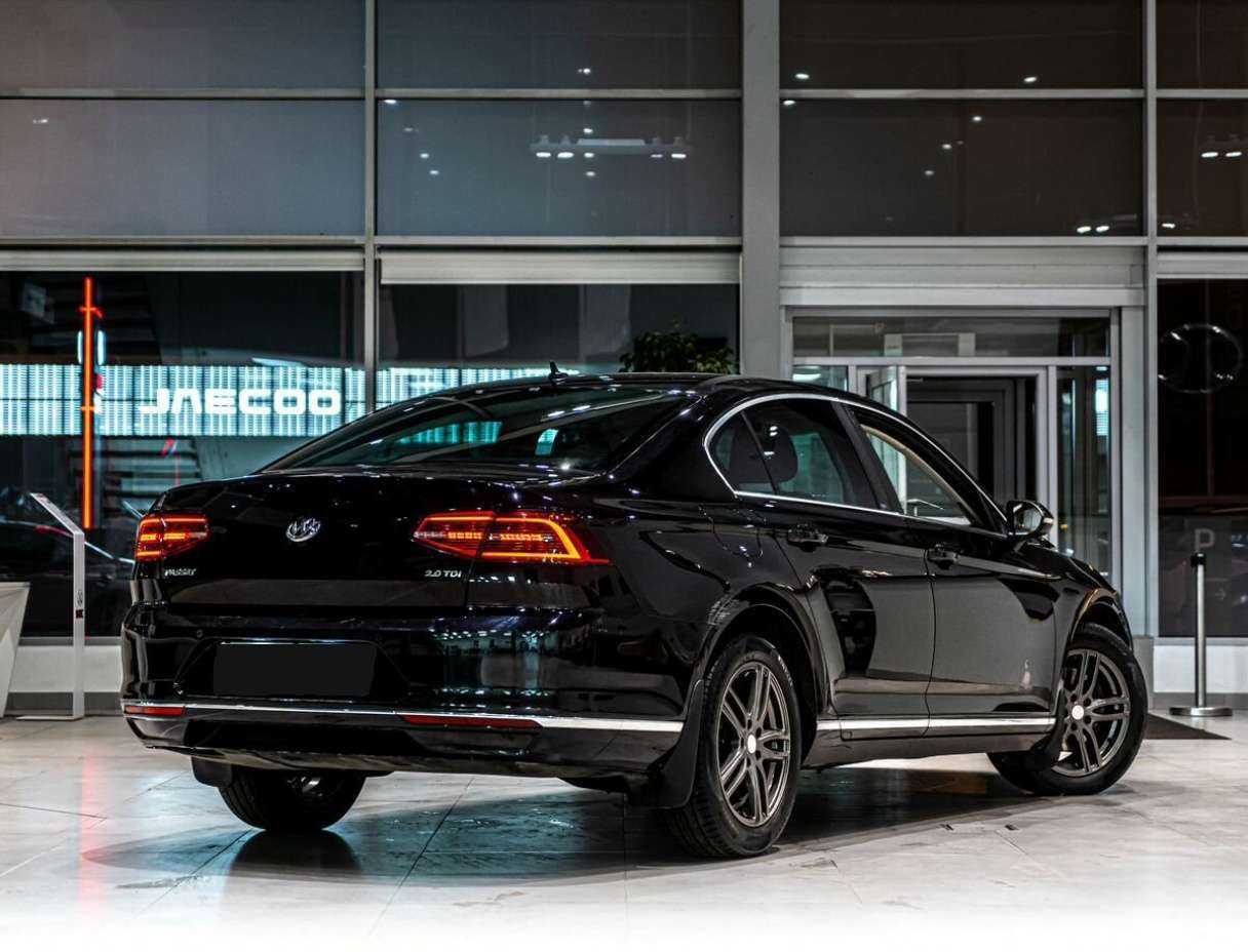 Volkswagen Passat с пробегом — 2017 год. Фото: #2