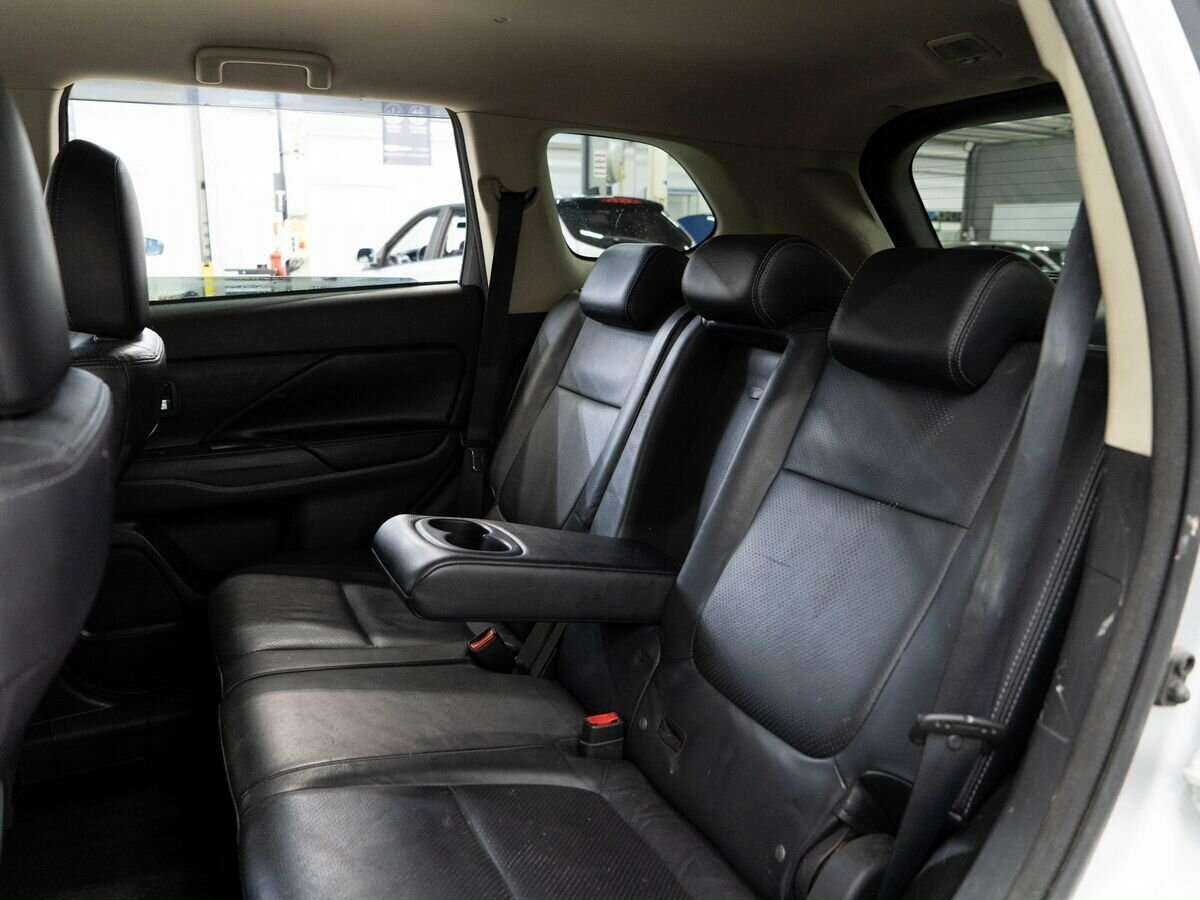 Mitsubishi Outlander с пробегом — 2017 год. Фото: #6