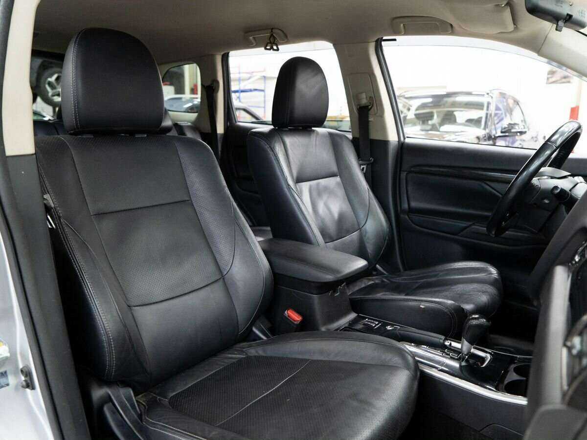 Mitsubishi Outlander с пробегом — 2017 год. Фото: #8