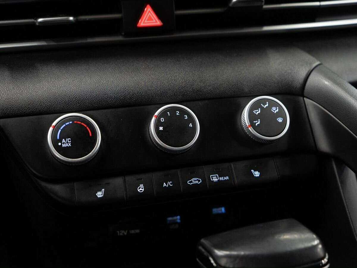 Hyundai Elantra с пробегом — 2021 год. Фото: #10