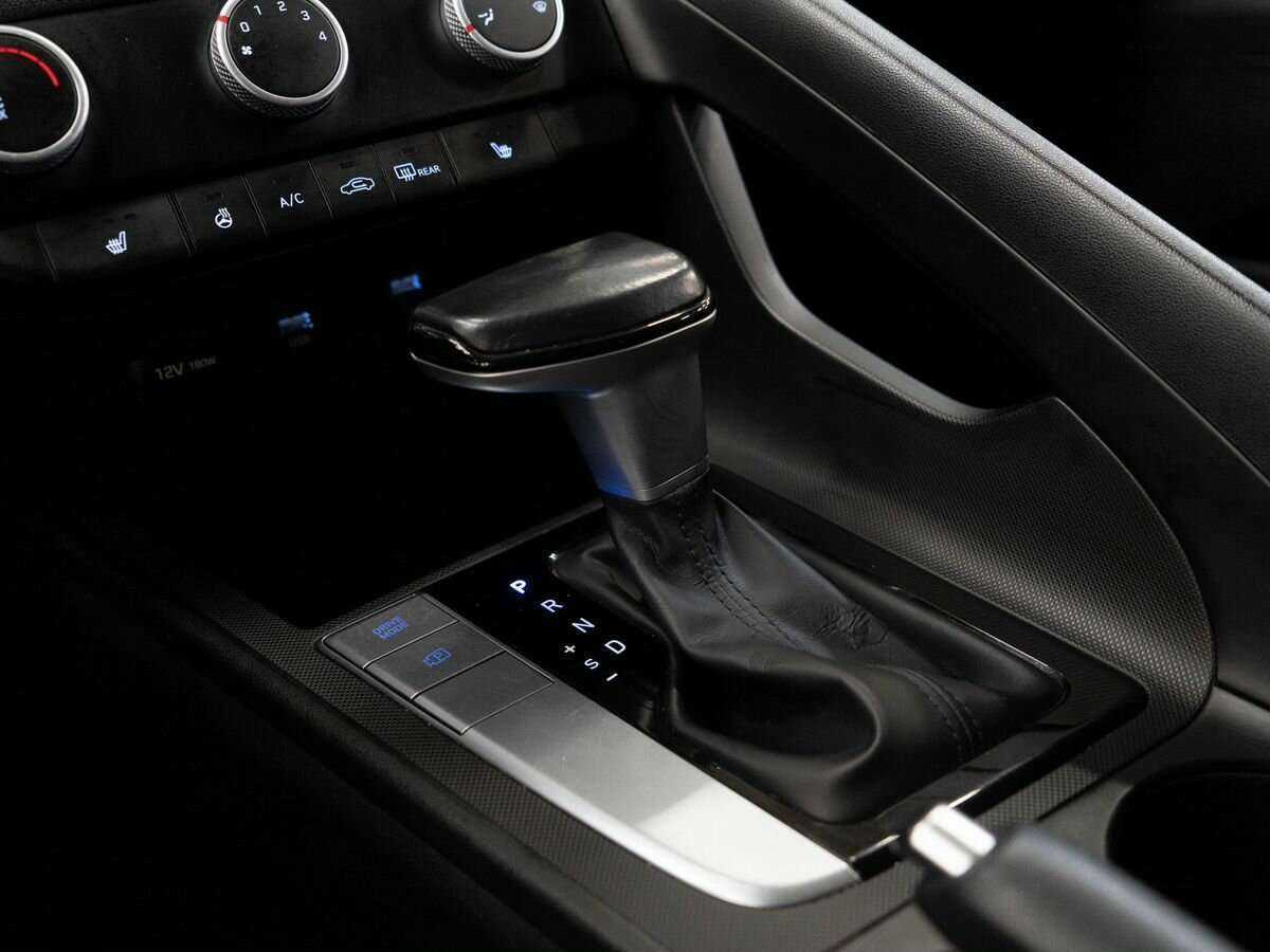 Hyundai Elantra с пробегом — 2021 год. Фото: #12