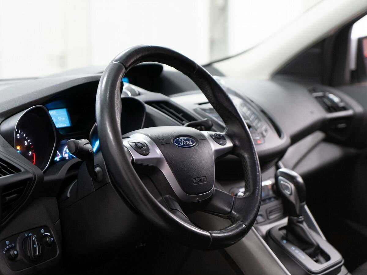 Ford Kuga с пробегом — 2014 год. Фото: #4