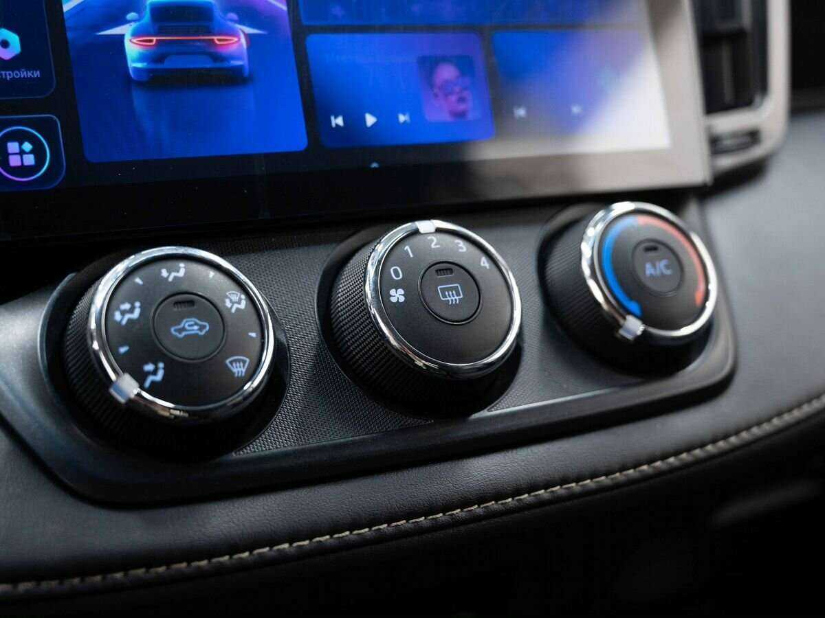 Toyota RAV4 с пробегом — 2017 год. Фото: #25