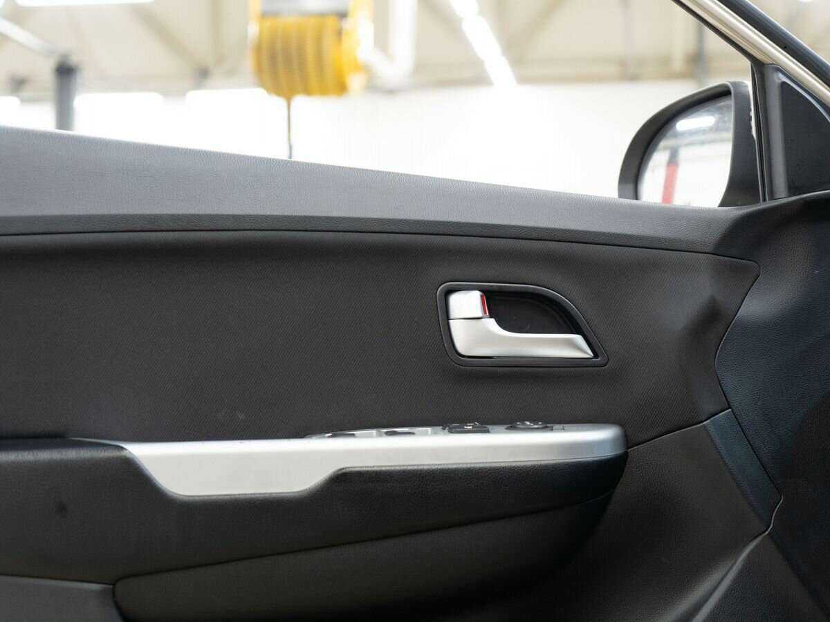 Kia Rio с пробегом — 2012 год. Фото: #12