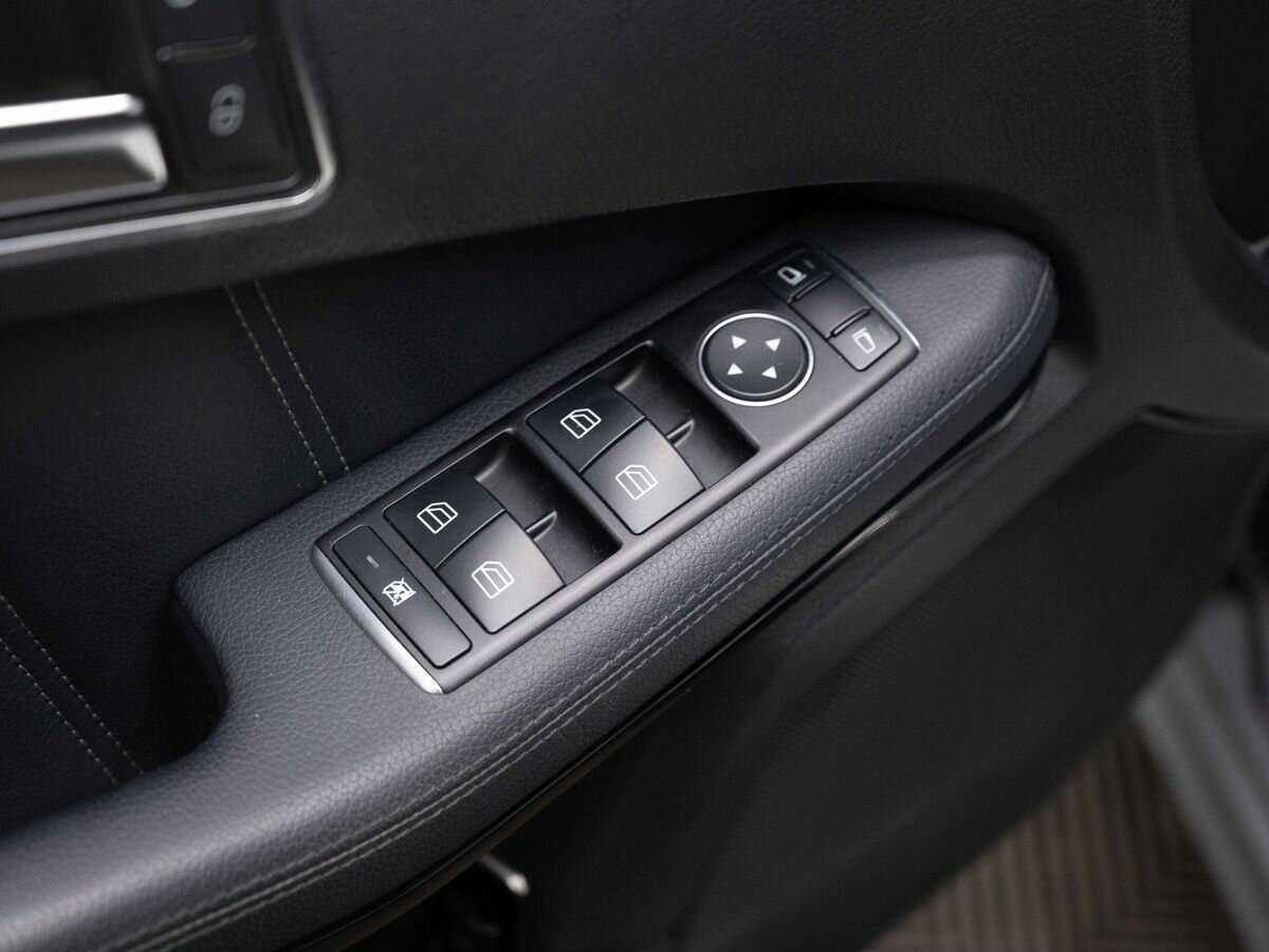 Mercedes-Benz E-Класс с пробегом — 2014 год. Фото: #16