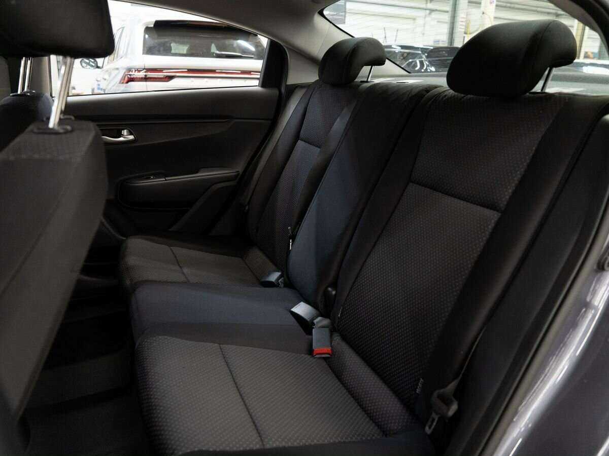 Kia Rio с пробегом — 2021 год. Фото: #6