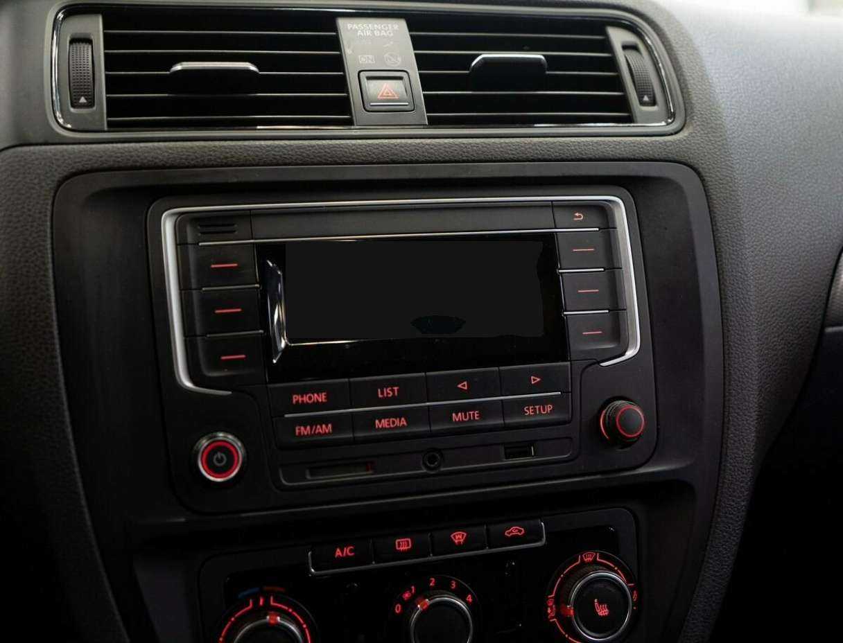 Volkswagen Jetta с пробегом — 2016 год. Фото: #12