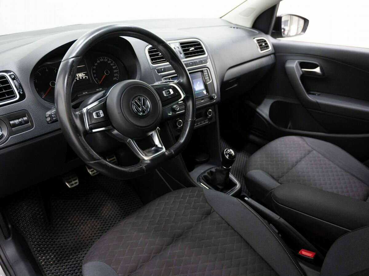 Volkswagen Polo с пробегом — 2018 год. Фото: #6