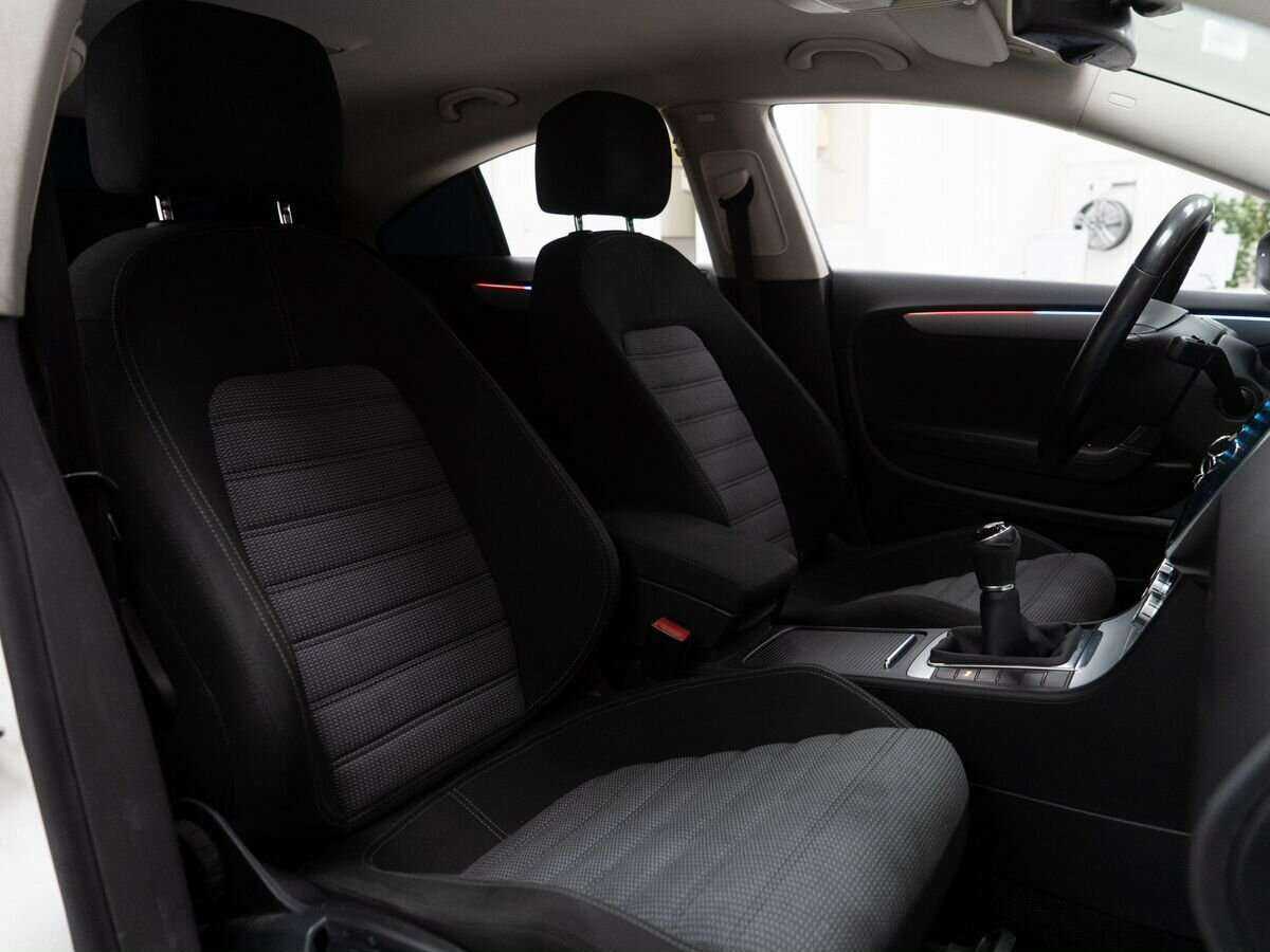 Volkswagen Passat CC с пробегом — 2012 год. Фото: #8