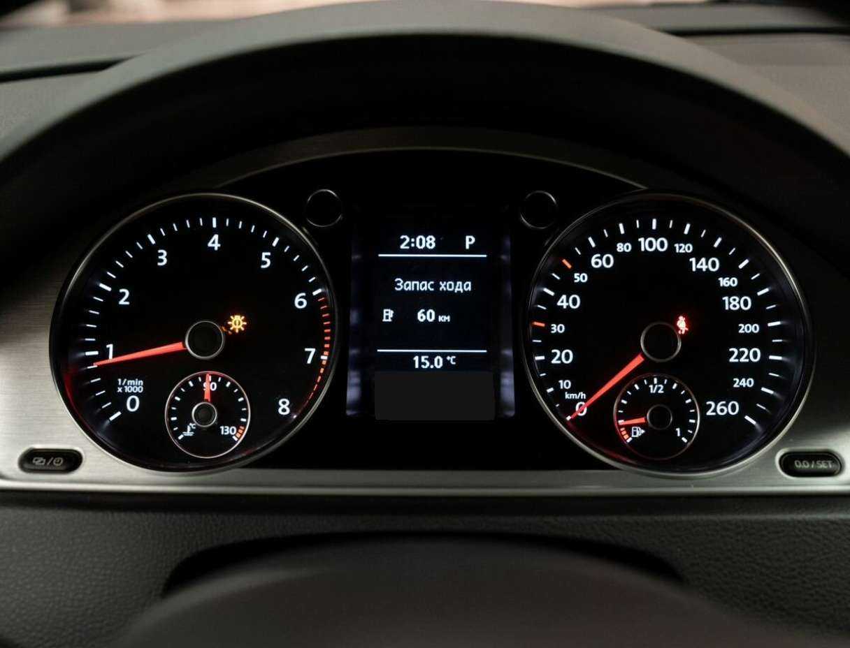 Volkswagen Passat с пробегом — 2013 год. Фото: #12