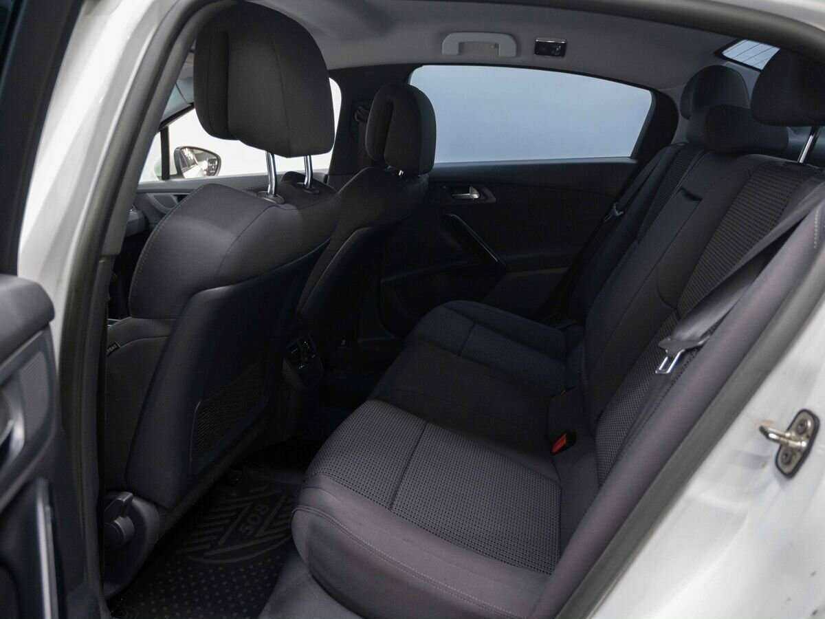 Peugeot 508 с пробегом — 2012 год. Фото: #8