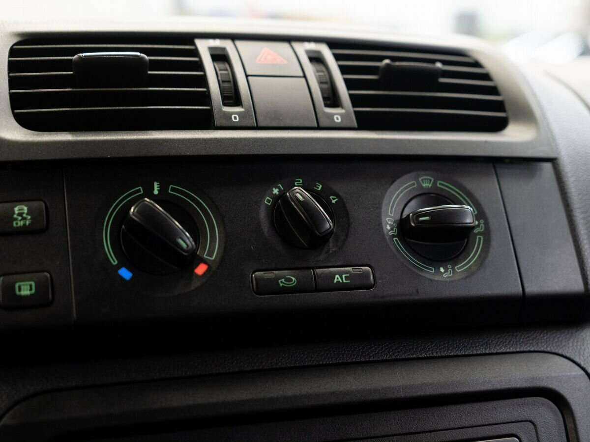 Skoda Fabia с пробегом — 2012 год. Фото: #12