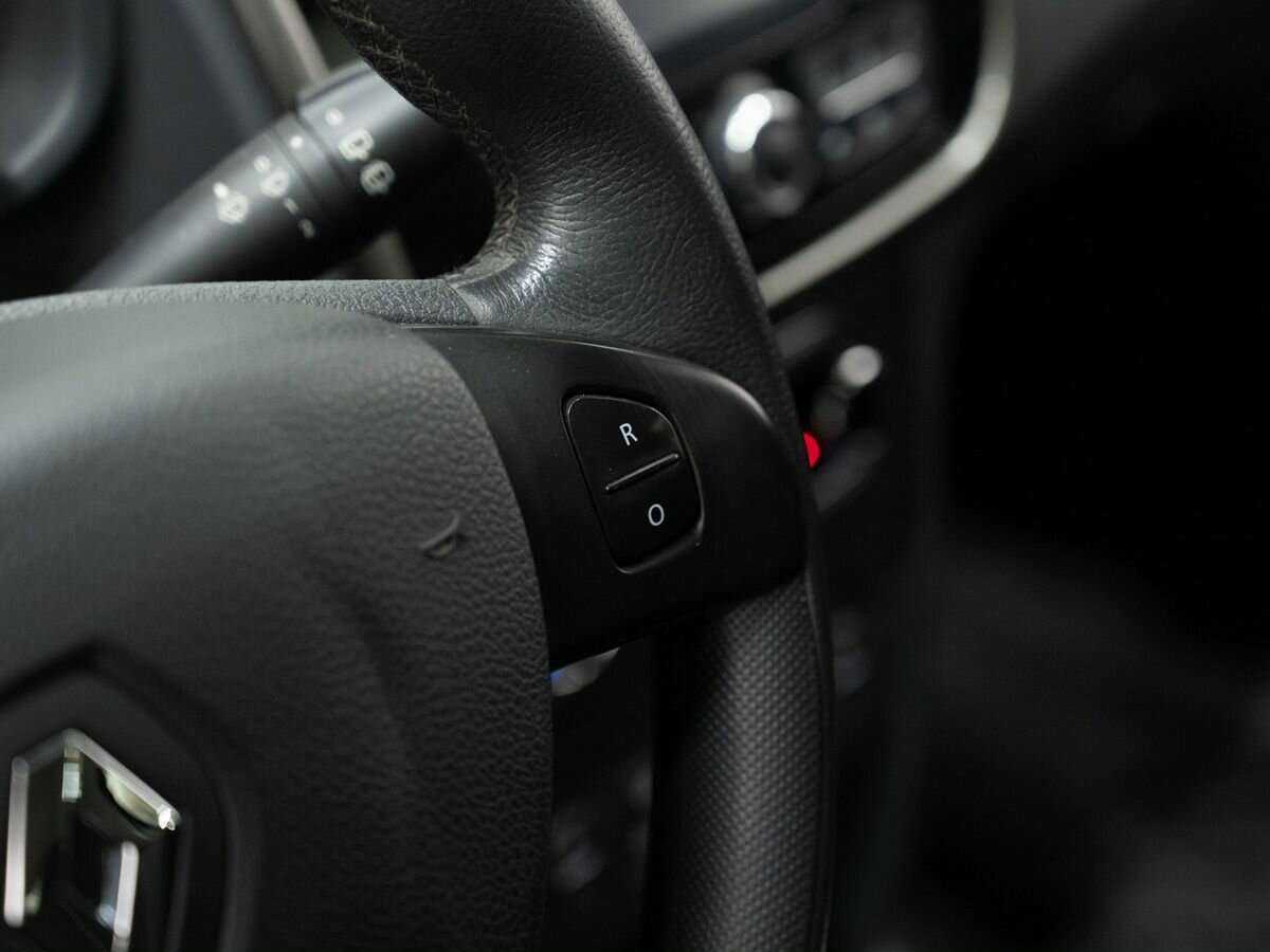 Renault Sandero с пробегом — 2015 год. Фото: #18