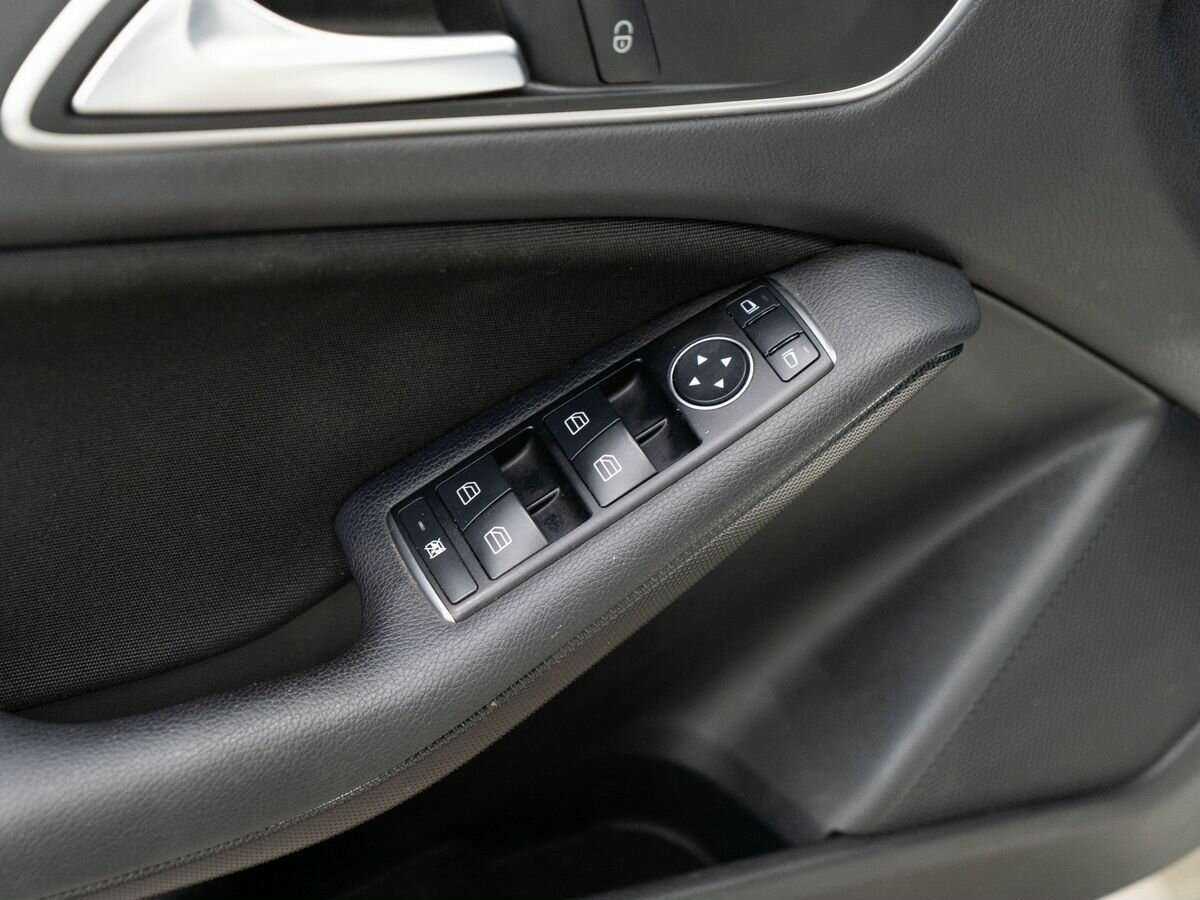 Mercedes-Benz A-Класс с пробегом — 2016 год. Фото: #12