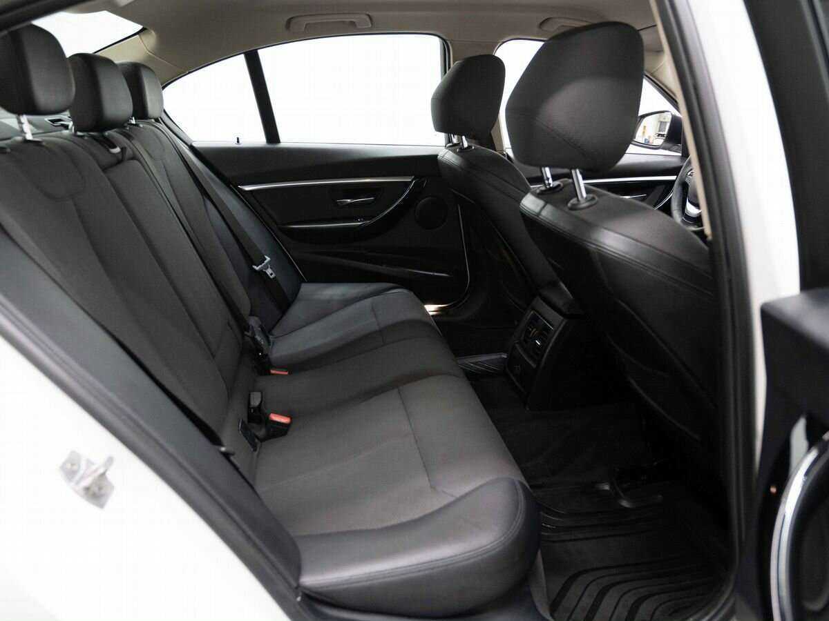 BMW 3 серии с пробегом — 2016 год. Фото: #9