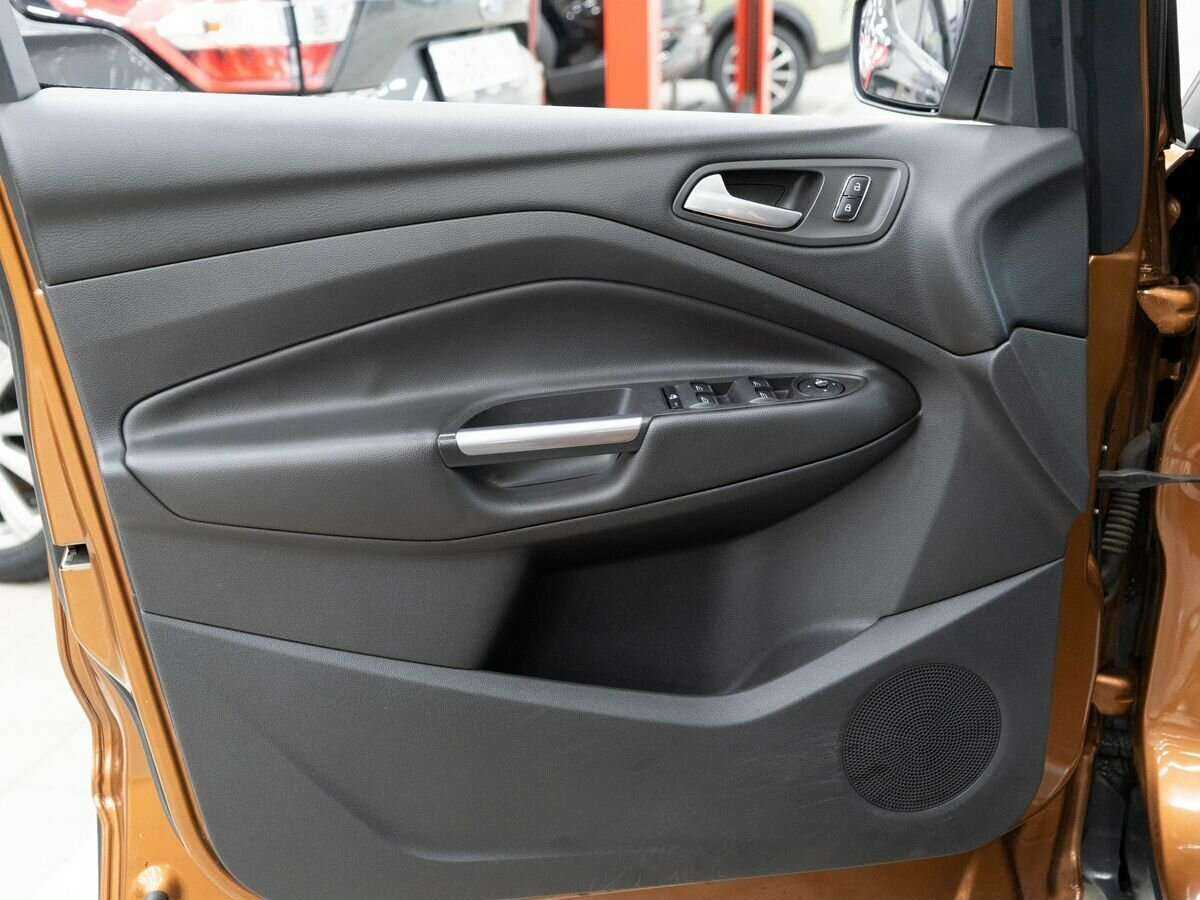 Ford Kuga с пробегом — 2013 год. Фото: #14