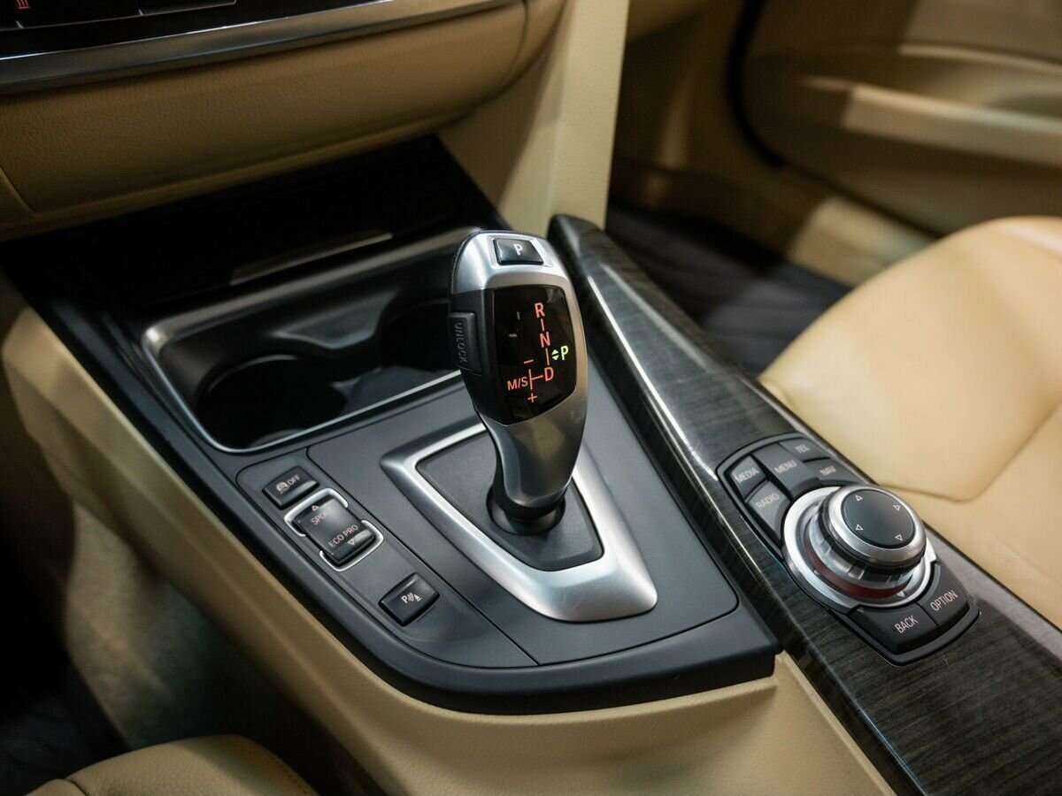 BMW 3 серии с пробегом — 2012 год. Фото: #13