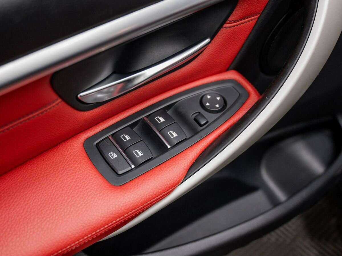 BMW 3 серии с пробегом — 2015 год. Фото: #12