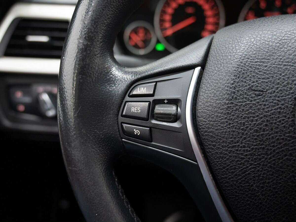 BMW 3 серии с пробегом — 2015 год. Фото: #15