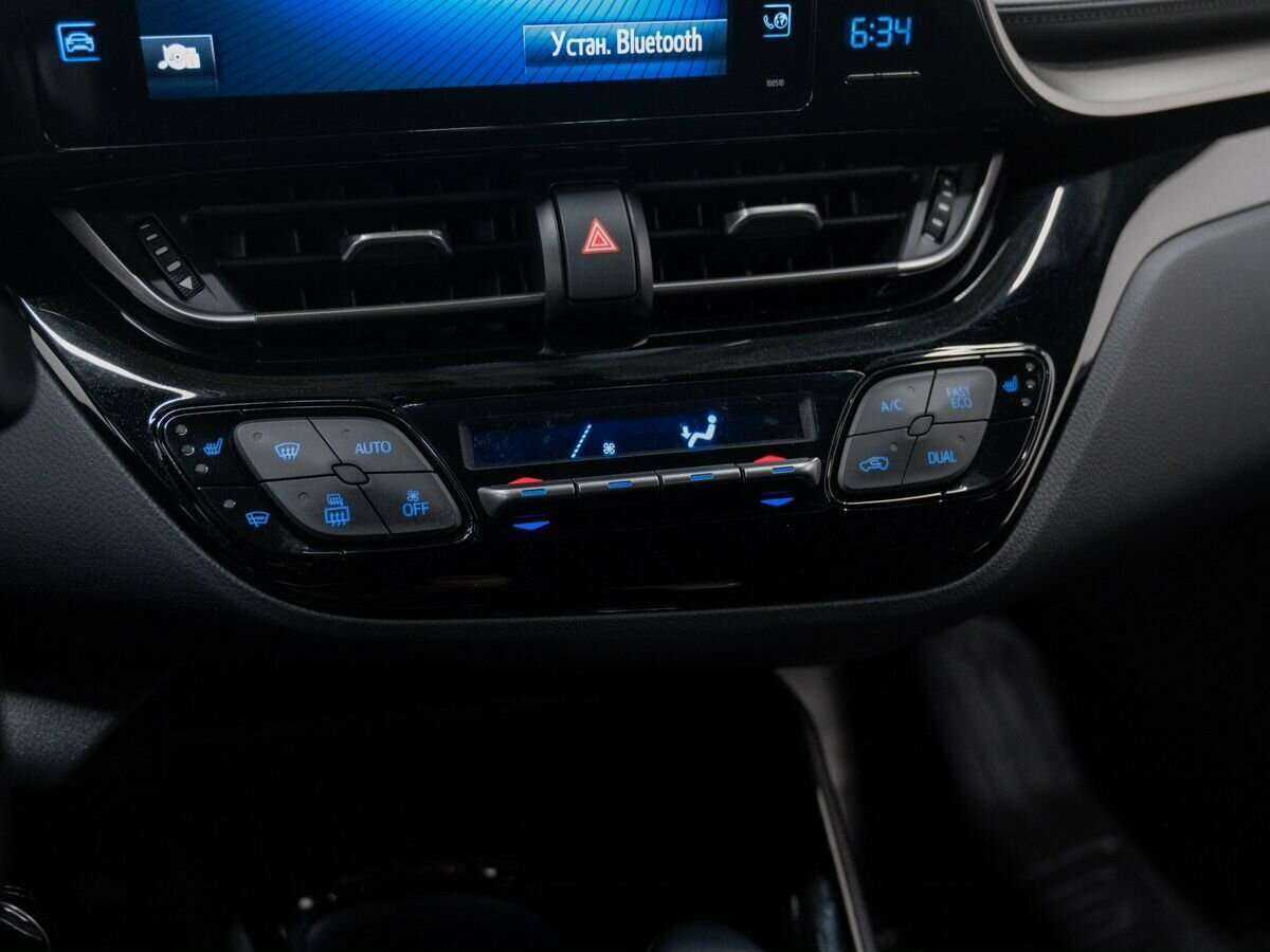 Toyota C-HR с пробегом — 2018 год. Фото: #16