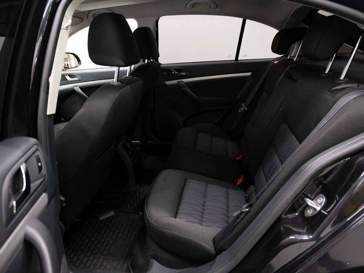 Skoda Octavia с пробегом — 2012 год. Фото: #3