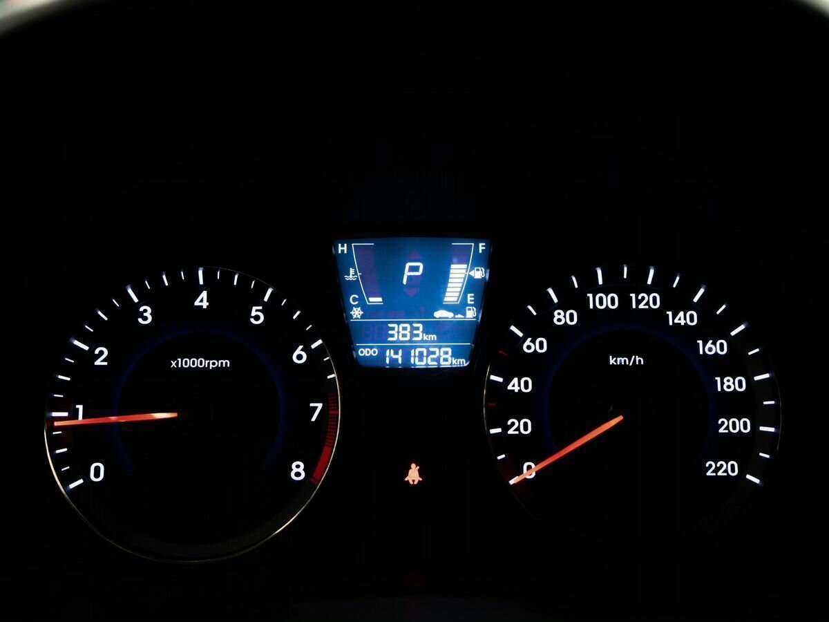 Hyundai Solaris с пробегом — 2013 год. Фото: #8