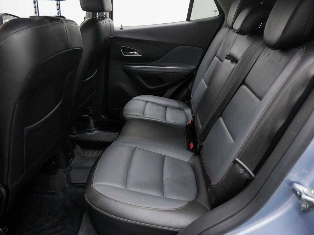 Opel Mokka с пробегом — 2012 год. Фото: #10