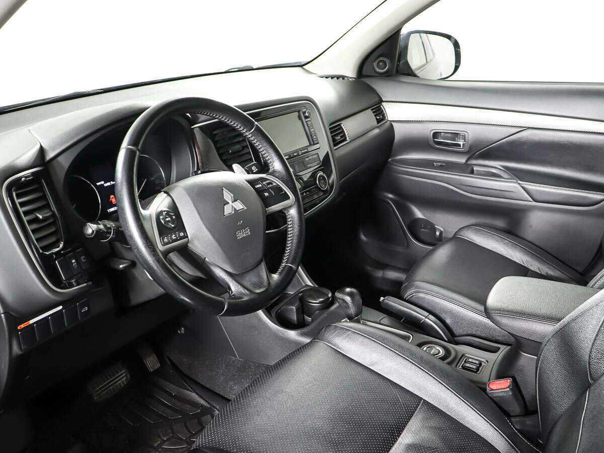 Mitsubishi Outlander с пробегом — 2012 год. Фото: #13