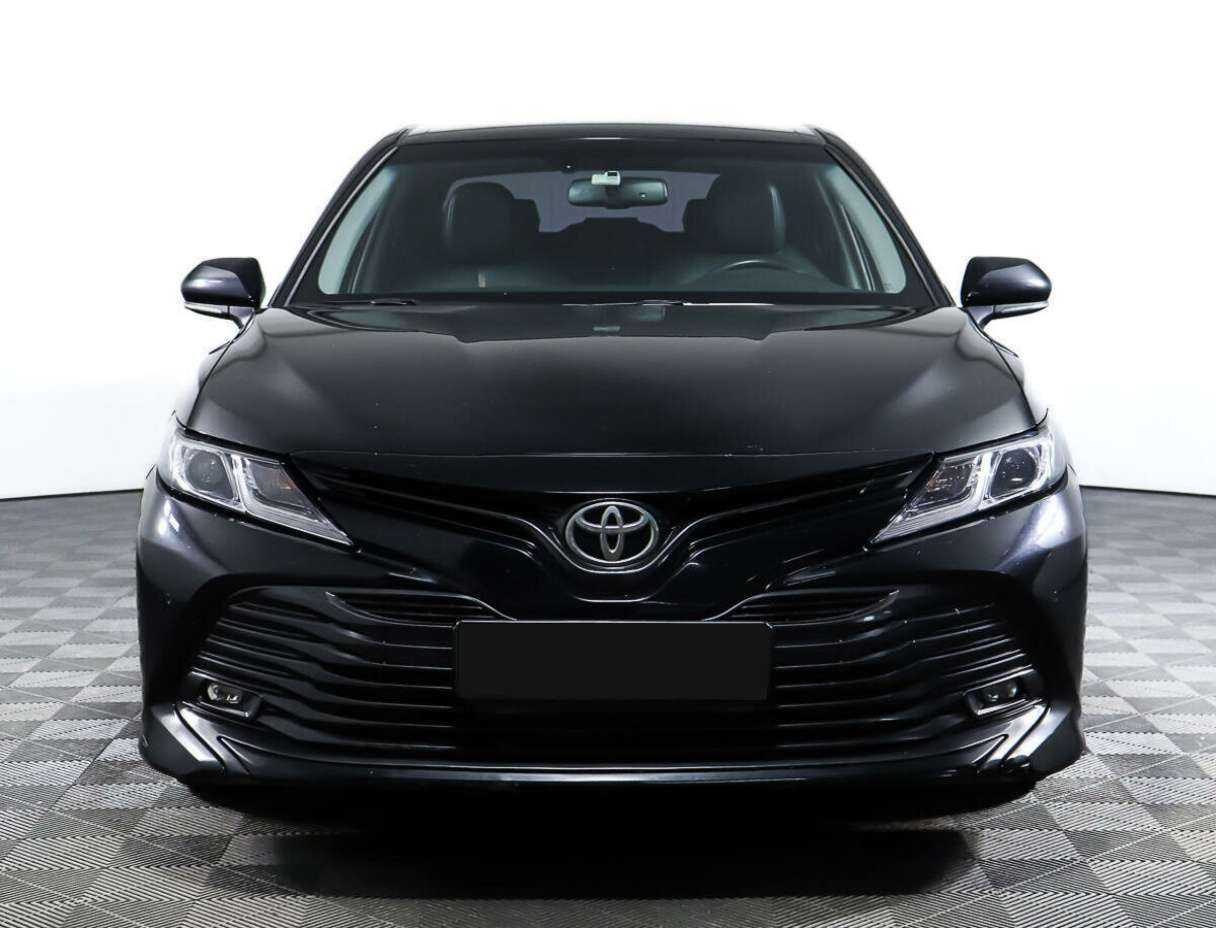Toyota Camry с пробегом — 2020 год. Фото: #1