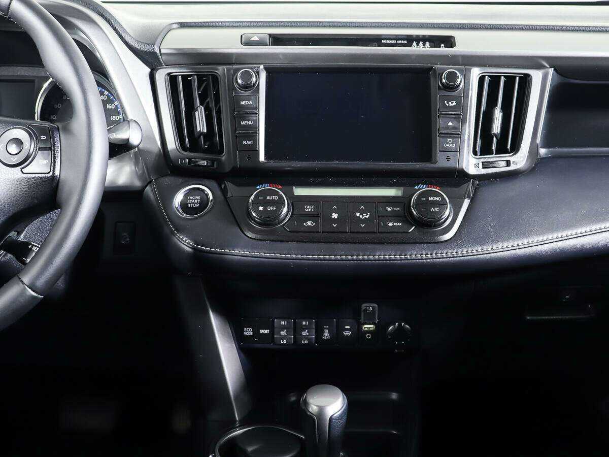 Toyota RAV4 с пробегом — 2018 год. Фото: #12