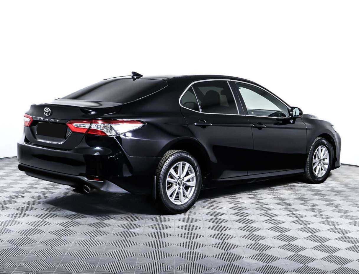 Toyota Camry с пробегом — 2020 год. Фото: #2
