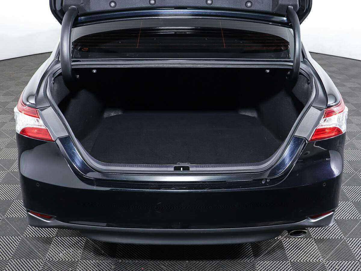 Toyota Camry с пробегом — 2020 год. Фото: #6